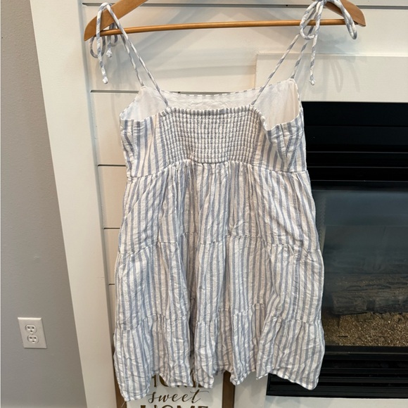 Abercrombie & Fitch women’s light Blue & White Striped Dress with Tie Straps - Picture 11 of 17